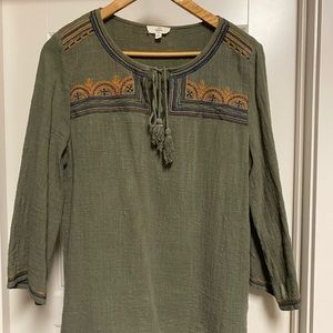 Women’s blouse. 3 for $25